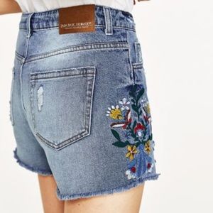Zara embroider denim shorts